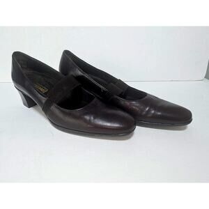 NEW!!! Munro American Slip-On Women's Mahogany Brown Color Size 9 N Shoes